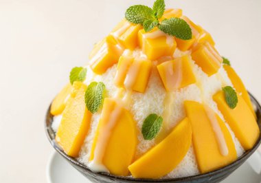 Tatlı ve buzlu ikram: mango bingsu, sıcak bir yaz günü için mükemmel
