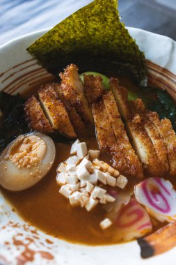 Japon erişte çorbasını kapat..