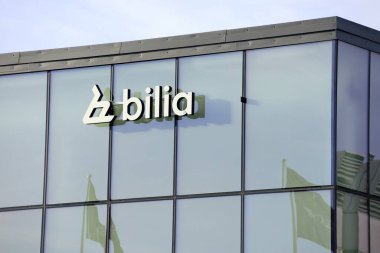 Stockholm, İsveç - 9 Ekim 2022: Segeltorp 'taki Bilis araba acentesinin dış görünümü