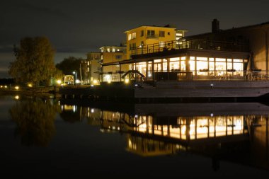 Stockholm, İsveç Gecenin erken saatlerinde Hagernas 'ın silueti