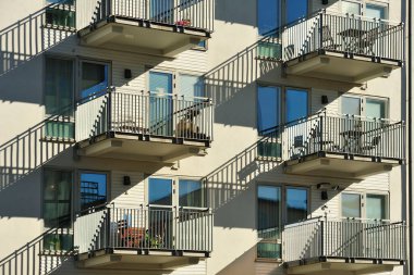 Apartman binalarında balkonlar