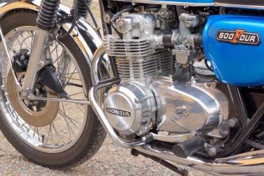 Stockholm, İsveç - 6 Haziran. 2025: Klasik motosiklet Honda 500 Dört - motor görüntüsü
