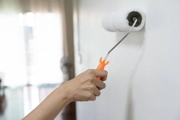 Hand Worker Holding Brush Painting Roller White Wall House Diy — Foto Stock