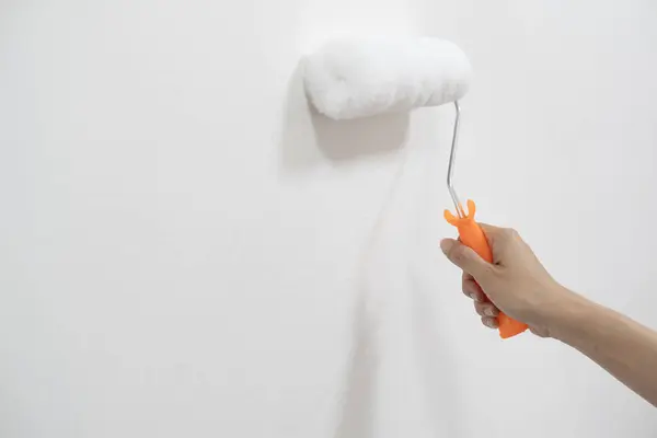 Hand Worker Holding Brush Painting Roller White Wall House Diy — Stock fotografie
