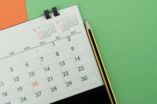 Закрытие Календаря Красочном Фоне Стола Планирование Деловых Встреч Планирование Поездок Лицензионные Стоковые Фото