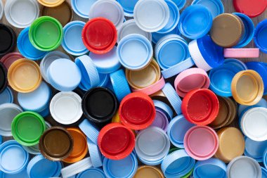 Çevreyi korumak için plastik şişe kapaklarını kapatın, geri dönüşüm, yeniden kullanım, çöp öğütücü, dünyayı kurtarın