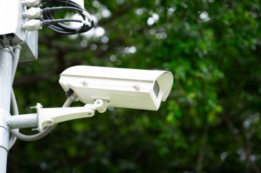 Parktaki CCTV güvenlik kamerası kayıtları.
