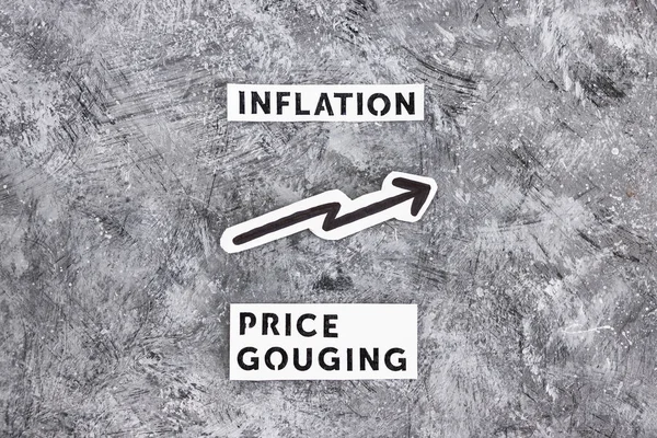 Inflacja Lub Wyżłobienie Cen Tekst Strzałką Przedstawiającą Rosnące Ceny Koncepcja — Zdjęcie stockowe