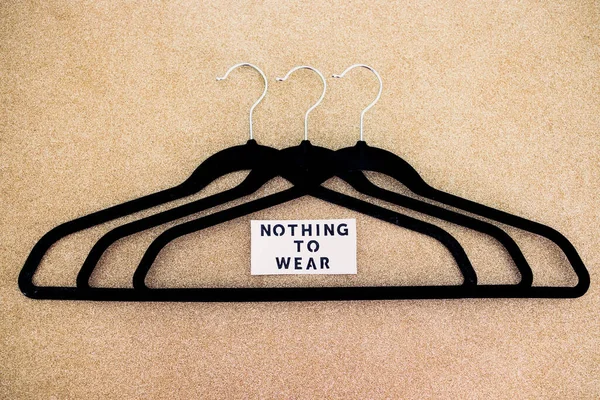 Konsep Fashion Shopping Nothing Wear Text Group Empty Clothes Hangers — Stok Foto