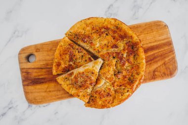 sağlıklı bitkisel gıda, ev yapımı biberiyeli Focaccia ekmeği