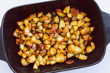 Fırında pişirilmiş patates ve sağlıklı vejetaryen yemek tarifleri.