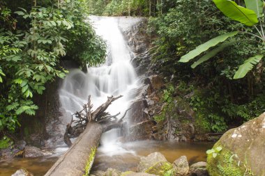 Doi Inthanon Ulusal Parkı 'nda Siribhum Şelalesi Chiangmai Thai