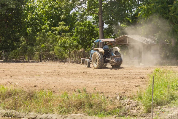 Tractor Campo Mecanismo Cultivo Arroz Agricultor — Foto de Stock