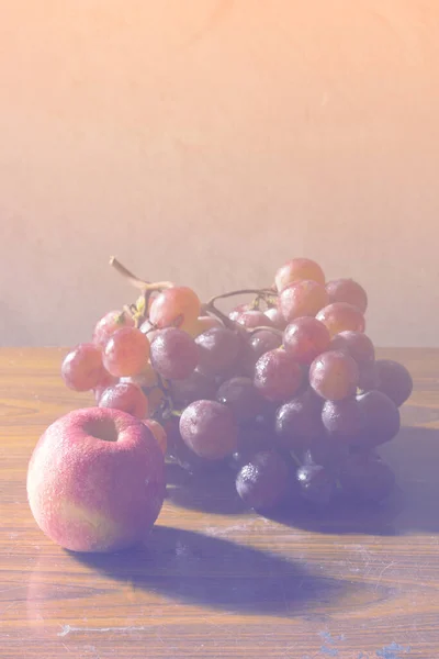 Красное Яблоко Красное Виноградное Искусство Натюрморт — стоковое фото