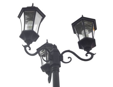 Sokak lambasının sokak lambası beyaz üzerinde izole edilmiş.