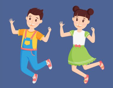 Çocuklar tulumlu bir oğlan ve ellerinde dişleri düşmüş bir şekilde atlayan bir kız. Sevimli çizgi film karakterleri mutlu ve gülümsüyor. İlk dişimi kaybettim. Vektör çizimi. Düz biçim