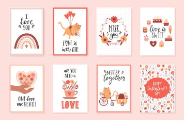 Bir kartpostal seti, sevgililer günü posterleri el yazısıyla yazılmış harfler ve boho gökkuşağı, kediler, tatlı yiyecekler, kalp, çiçek çelenkleri. Beyaz üzerine çizgi film tarzında şirin vektör çizimleri