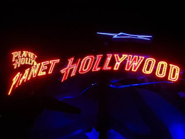 Orlando, FL / USA - 23 Kasım 2006: Walt Disney World World 'deki Disney Springs' te Planet Hollywood 'un İşareti.