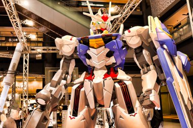 Osaka, Japonya - 29 Ağustos 2022 - GUNDAM NEXT FUTURE, GRAND FRONT OSAKA 'DA 3.8 feet büyüklüğünde GUNDAM Aerial