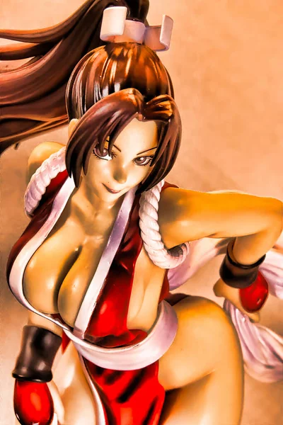 Osaka, Japonya - 10 Nisan 2023: MAI SHIRANUI figürünün Dövüş Kralı karakterinden görüntüsü. Kotobukiya Japonya 'dan Bishoujo koleksiyonundan.