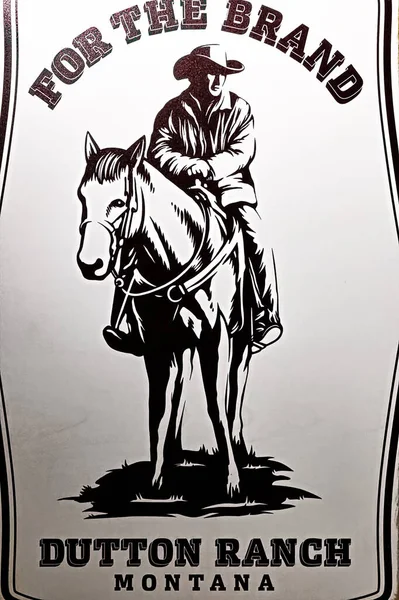 Osaka, Japonya - 29 Nisan 2023: The Brand Wood Wall Decor için Yellowstone TV Show.