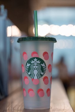 Bangkok, Tayland - 25 Ekim 2022 Üye Starbucks Ödülleri özel şablonu için yeniden kullanılabilir bir bardak, Sadece 25 Ekim 2022 'de Venti boyutunda Starbucks içkisi sipariş edin.