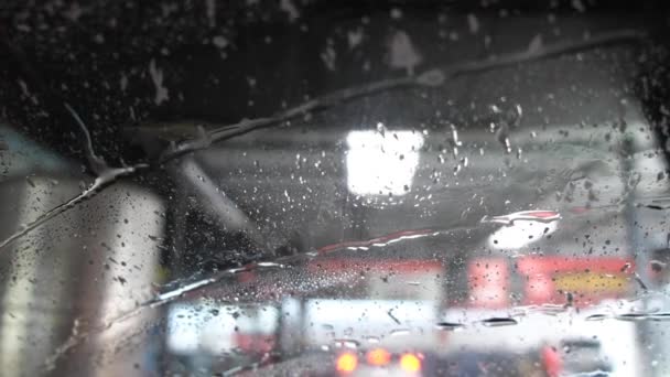 Bilen Rengörs Med Automatisk Borste Och Biltvätt Tvål Den Automatiska — Stockvideo