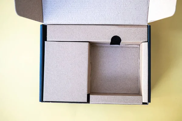 Abrir Una Caja Regalo Cartón Vista Superior Caja Cartón Maqueta —  Fotos de Stock