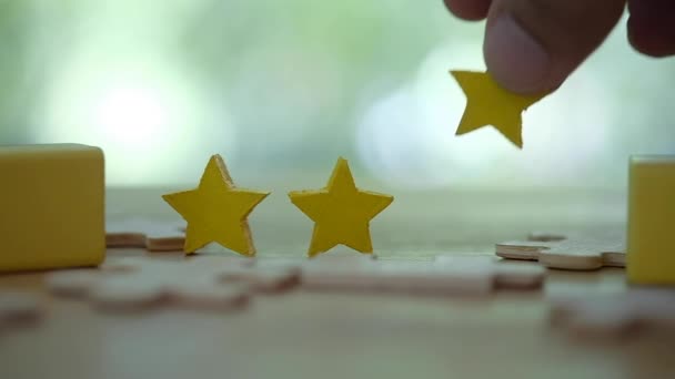 Cliente Classificação Três Estrelas Colocar Uma Estrela Amarela Conceito Feedback — Vídeo de Stock