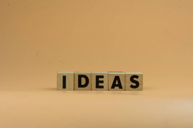 Kopyalama alanı olan tahta alfabedeki fikirler