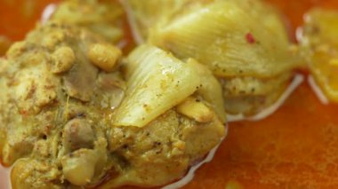 Körili tavuk, Tayland yemeği, Tayland yemeği. Kapat ve döndür 