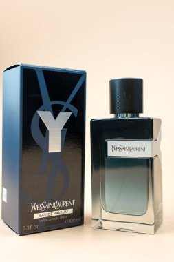 Samut Prakan, Tayland - 5 Mayıs 2023: Y Men EDP EAU DE PARFUM 100 ml. KÜZÜK MERKEZİ KURUMU