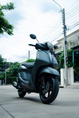 Samut Prakan - 12 Ağustos 23: Yamaha Grand Filano Melezi Bağlı 2023, mavi çekirdekli hibrit motor ve yeni kimlik her yaşam tarzını karşılıyor, şık bir yaşam tarzı, şık bir prim tarzı