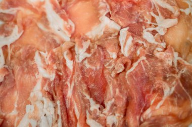 İnce dilimlenmiş sığır eti arka planı, üst görünüm