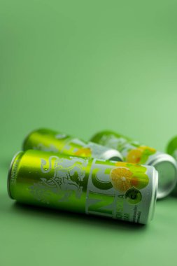 Samut Prakan, Tayland - 11 Eylül 2023: Singha Ume Limonlu Soda Konservesi 