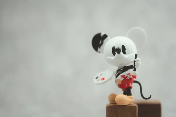 泰国曼谷 2023年10月6日 Pop Mart迪士尼100周年米老鼠系列奇形怪状 石膏米奇 切米奇 — 图库照片