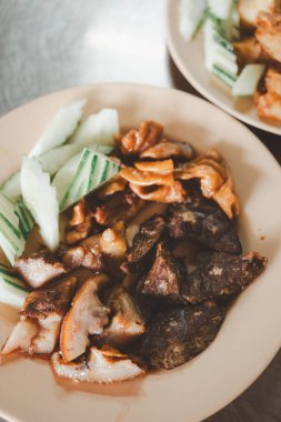 Loba, Tayland 'ın Phuket kentindeki en ünlü yerel yemeklerden biridir.