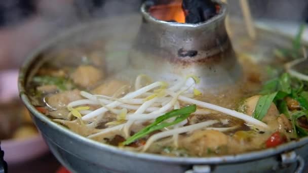 Thai Style Stainless Steel Hot Pot Flame Braised Beef Offal — Stock Video