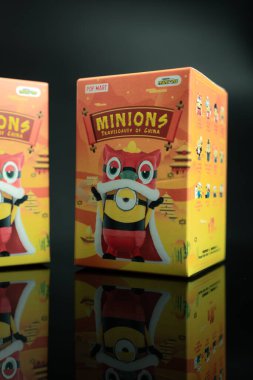 Bangkok, Tayland - 24 Ocak 2024: Çin Serisi Minyonları POP MART Seyahat Figürleri. Pop Figürleri Rastgele Rakamlar Aksiyon Figürleri Koleksiyon Figürleri ve Koleksiyoncular Sanat Oyuncak