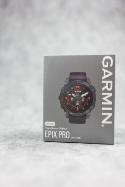 Bangkok, Tayland - 25 Ocak 2024: Bir kutu Garmin Epix Pro Gen 2,