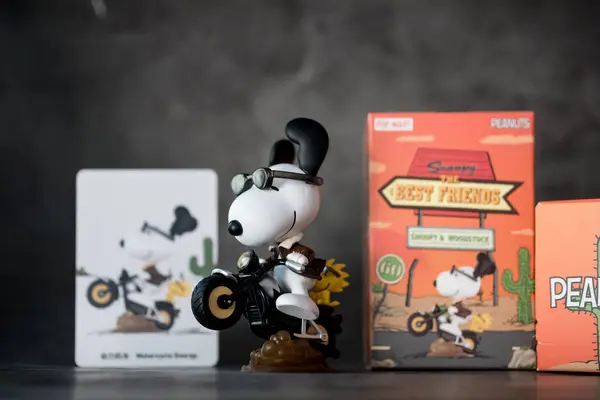 stock image Bangkok, Thailand - February 3, 2024: Cute of Motorcycle Energy toy POP MART Snoopy The Best Friends Series Figures