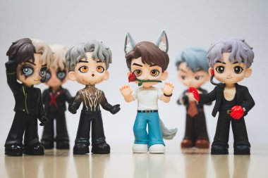 Bangkok, Tayland - 10 Mayıs 2024: POP MART X Jackson Wang için sanat oyuncağı, tüm set 6 kör kutu içeriyor. Ünlü Çinli şarkıcı Jackson Wang.