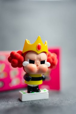 Bangkok, Tayland - 25 Mayıs 2024 Pop Mart Prenses Morbucks Savaş Kıyafeti. Sulugöz X Powerpuff Kızlar Serisi Figürleri. Gizli