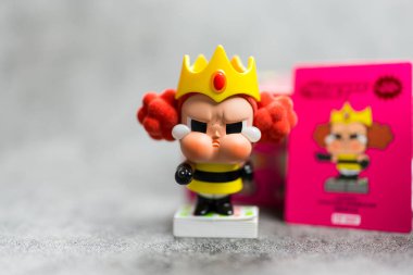 Bangkok, Tayland - 29 Mayıs 2024: Şirin oyuncak Popmart 'tan Sulugöz X Powerpuff Girls' ün sırrı. Gizli, Pop Mart Prensesi Morbucks Savaş Elbisesi.