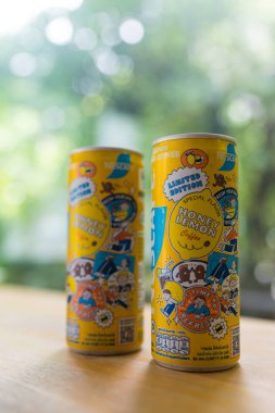 Bangkok, Tayland - 5 Temmuz 2024 Nescafe hazır kahve, sınırlı sayıda üretilmiş limon. Ayırt edici, modern ambalaj tasarımı. Konserve kahve kutusunu içmeye hazır. Lezzetin tadını çıkar..