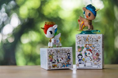 Bangkok, Tayland - 25 Temmuz 2024: Tokidoki kör kutusu, Stellina ve Sörf Yıldızı. Miniso Tayland 'dan bir dizi yıldız şampiyonu. Tokidoki Tekboynuz