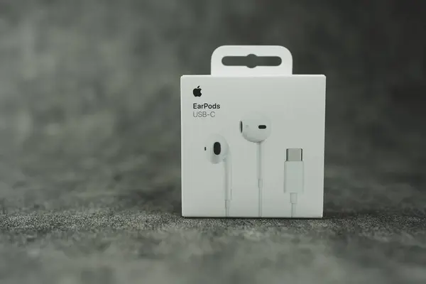 stock image Bangkok, Thailand - September 2, 2024 : Apple EarPods with USB-C connector in the box. Headset from the company Apple and box