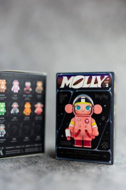 Bangkok, Tayland - 8 Eylül 2024: Mega Uzay Molily 'nin iki kör kutu koleksiyonu