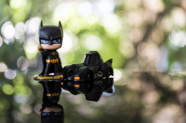 Bangkok, Tayland - 11 Kasım 2024: POP MART 'tan DC Batman 85. Batman 2022 filmi.