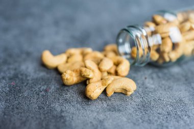 Kavrulmuş kaju fıstığı. Kapat.